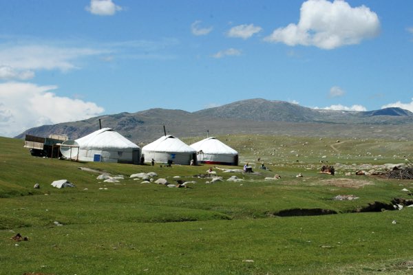 モンゴルの遊牧民のテント